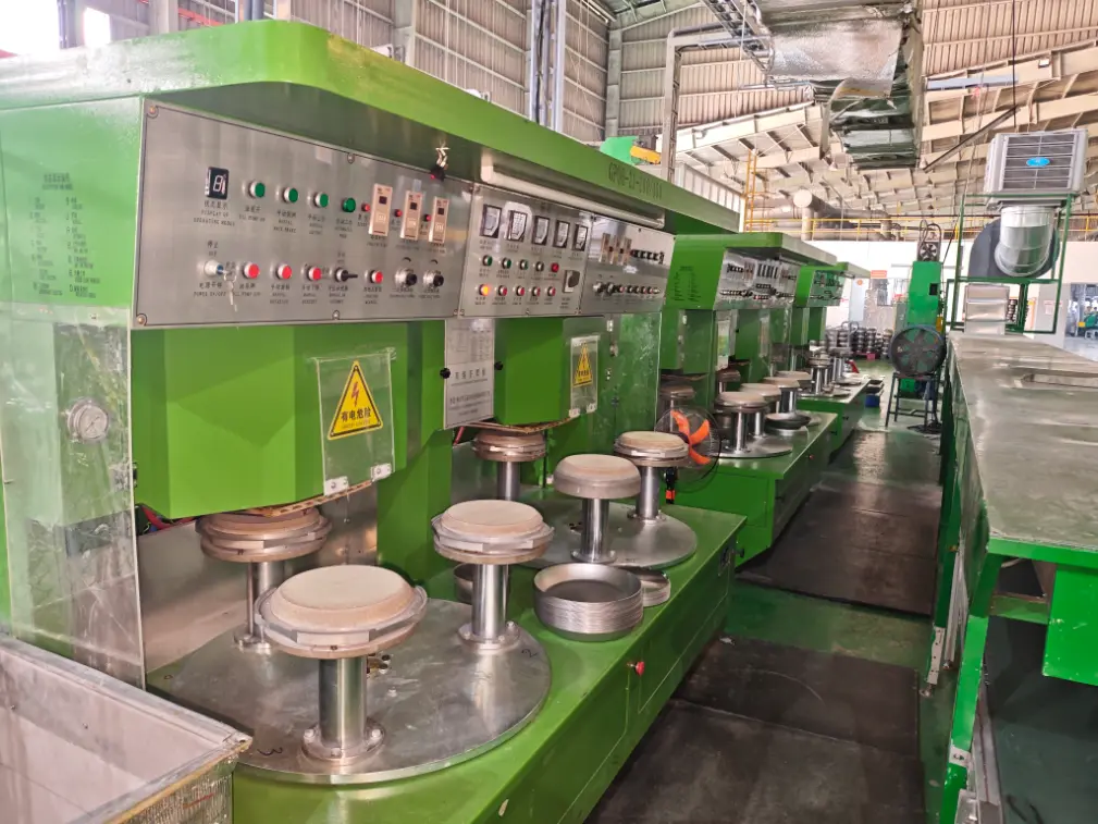 ਖਾਣਾ ਪਕਾਉਣ ਵਾਲੇ ਬਰਤਨ ਬੇਸ ਬ੍ਰੇਜ਼ਿੰਗ ਮਸ਼ੀਨ ਵਿਦੇਸ਼ਾਂ ਵਿੱਚ ਸਥਾਪਿਤ ਕੀਤੀ ਗਈ ਹੈ।